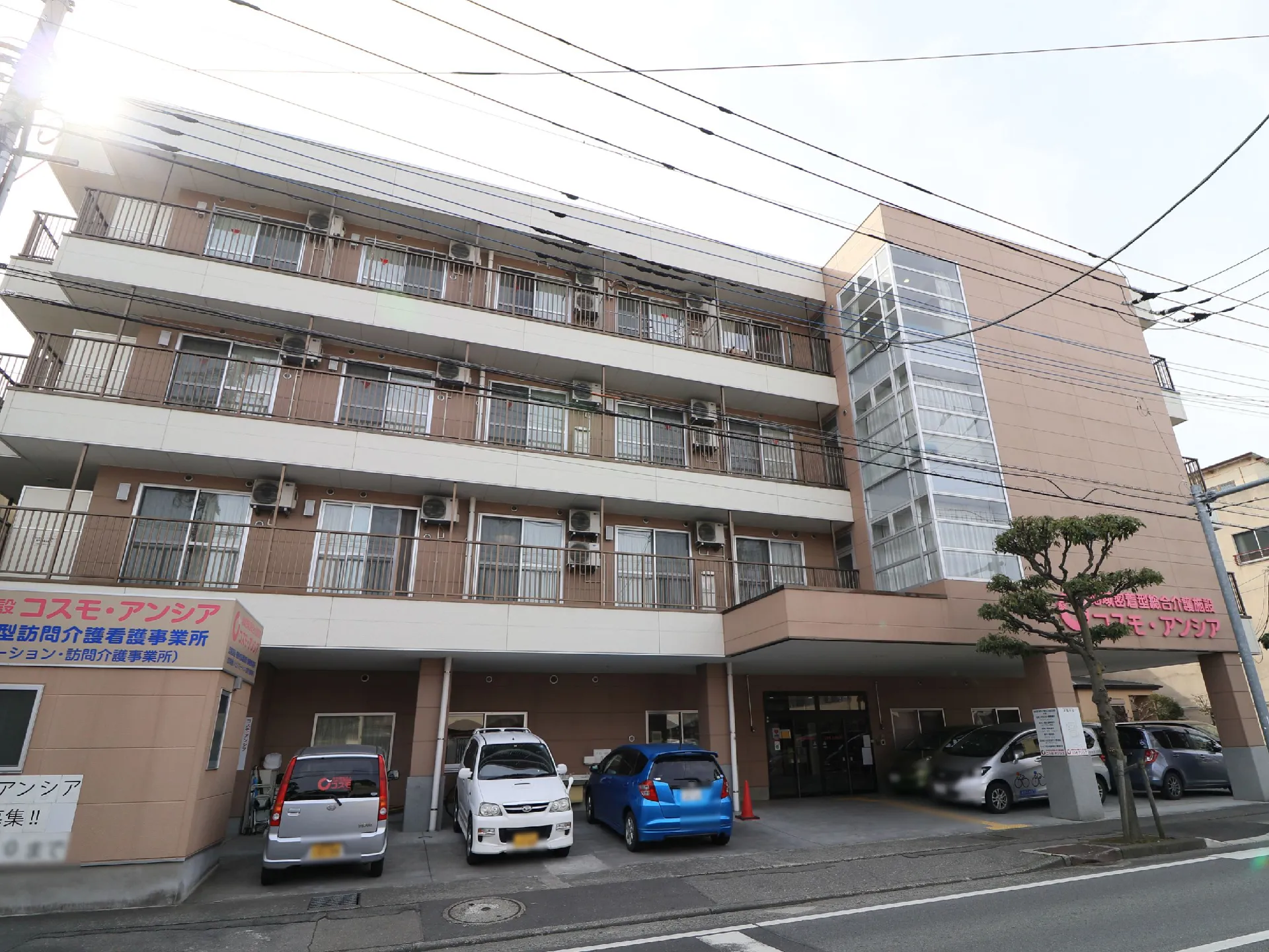 【介護職員/甲府市】サービス付き高齢者向け住宅(正社員)の画像1